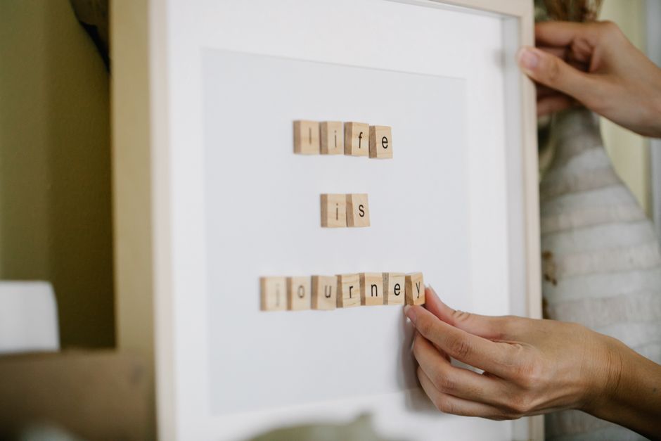 DIY dekorace z papíru a dřeva do bytu